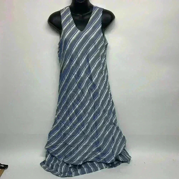 Parsley, in stage size small Octavia dress - Picture 8 of 13